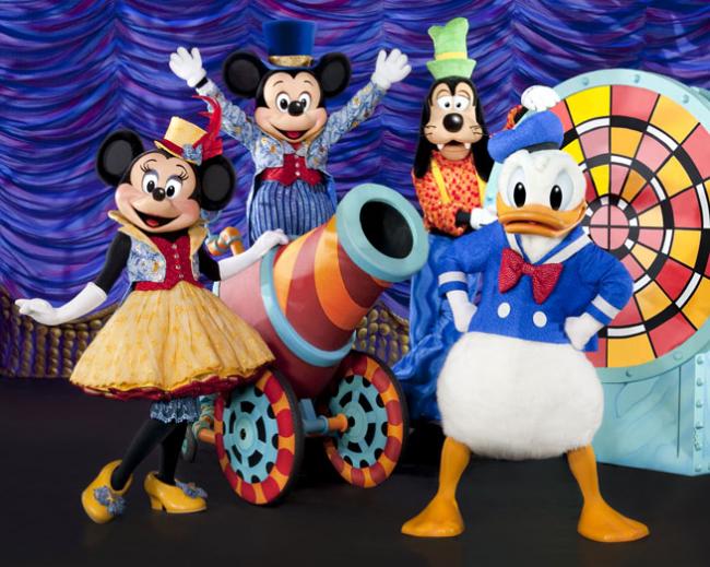 mickey-mouse-donald-duck-si-goofy-pe-scena-in-romania-18435569