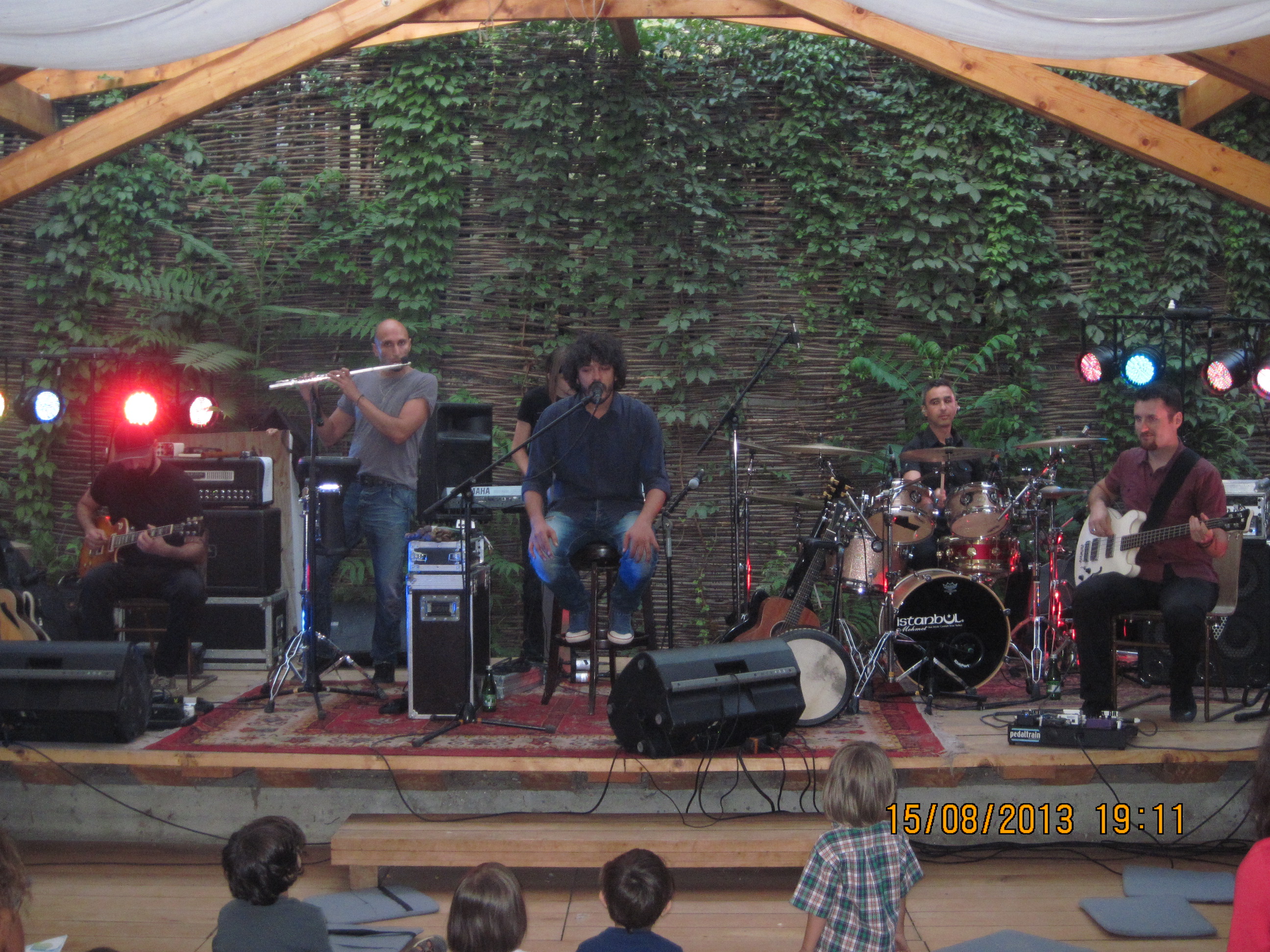 Vita de vie acustic la Gradina Verona
