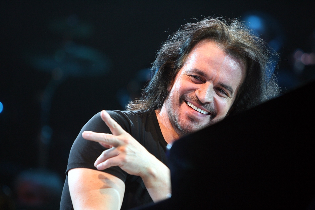 Yanni_live