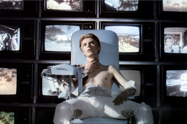 6. The-Man-Who-Fell-To-Earth_gallery_primary