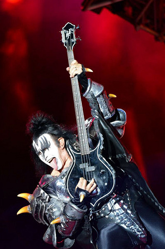 Gene-Simmons1
