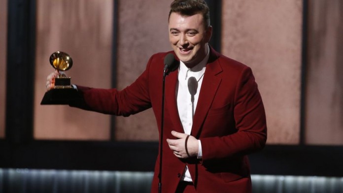 Sam Smith accepts the award for best new artist at the 57th annual Grammy Awards in Los Angeles, California February 8, 2015. REUTERS/Lucy Nicholson (UNITED STATES - Tags: ENTERTAINMENT) (GRAMMYS-SHOW) - RTR4OQTJ