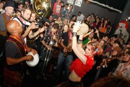 Turneu Lemon Bucket Orkestra Canada – promovare a IRAF 2012 Romania