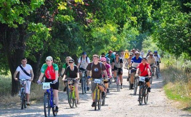 Bucureşteni, burta jos! Crosul pentru biciclişti aflat la cea de cincea ediţie are loc pe 13 octombrie
