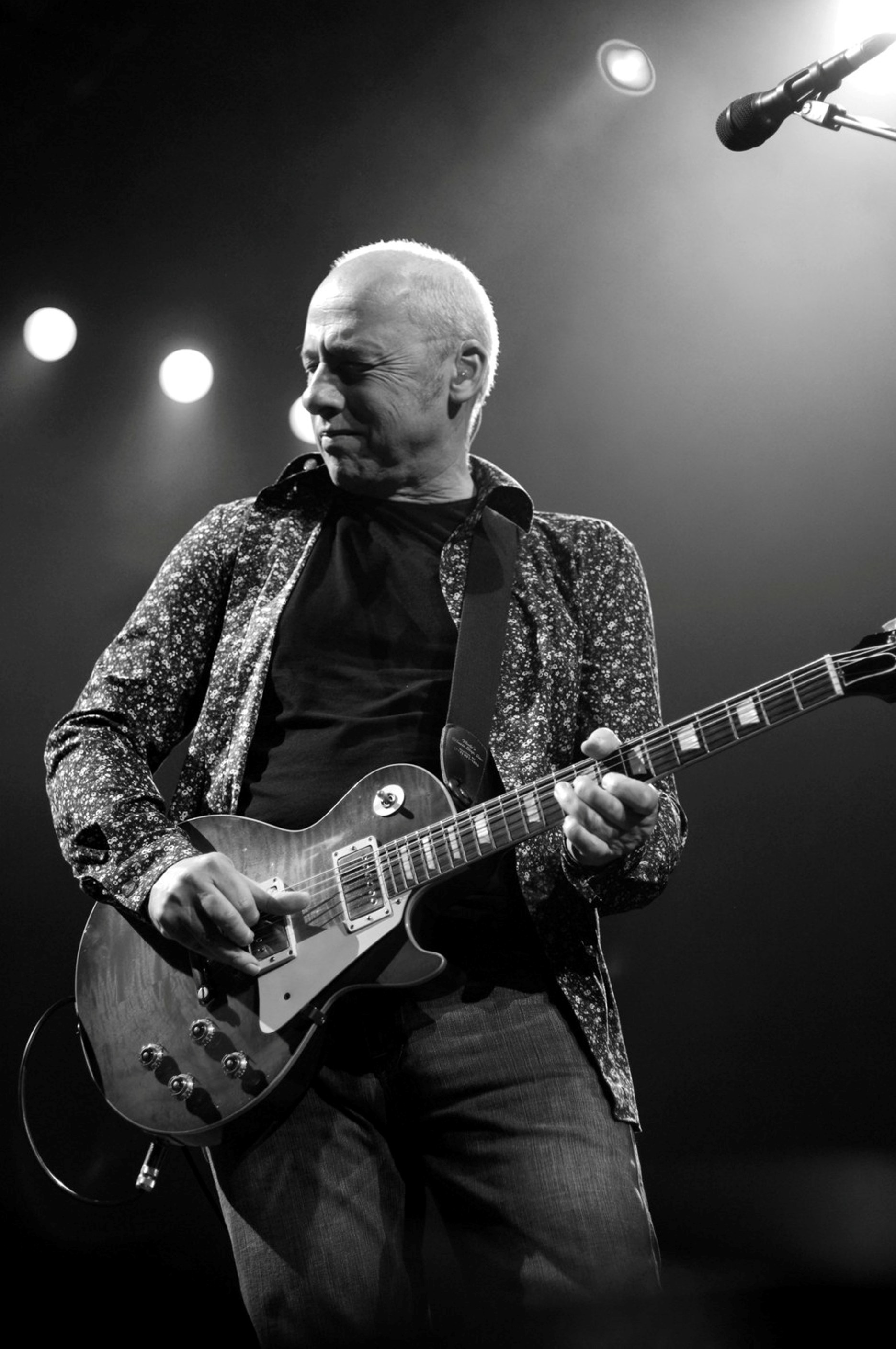 Mark Knopfler aduce magia Dire Straits la Bucuresti!