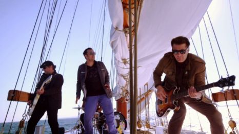 Directia 5 a lansat videoclipul " Ce mai faci?"