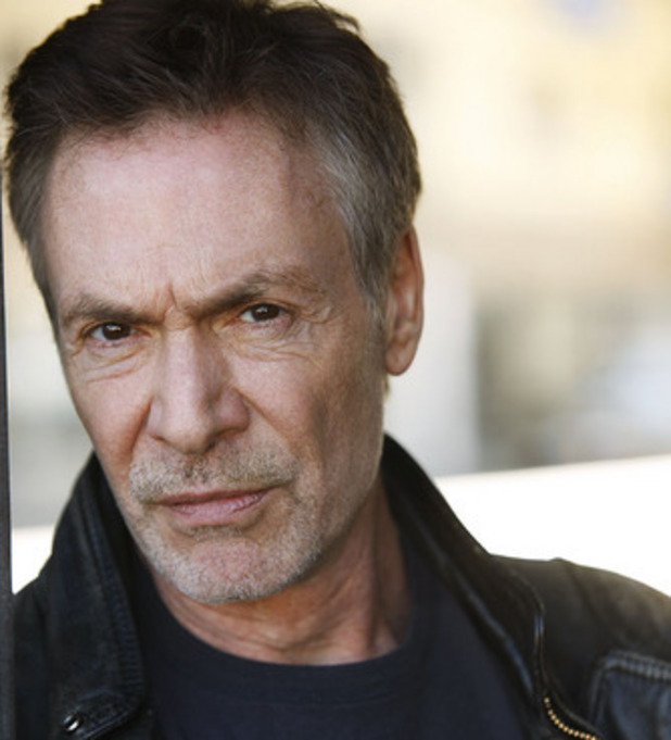 Robin Sachs, unul dintre cei mai cunoscuţi actori pentru rolul din serialul “Buffy, spaima vampirilor” a murit