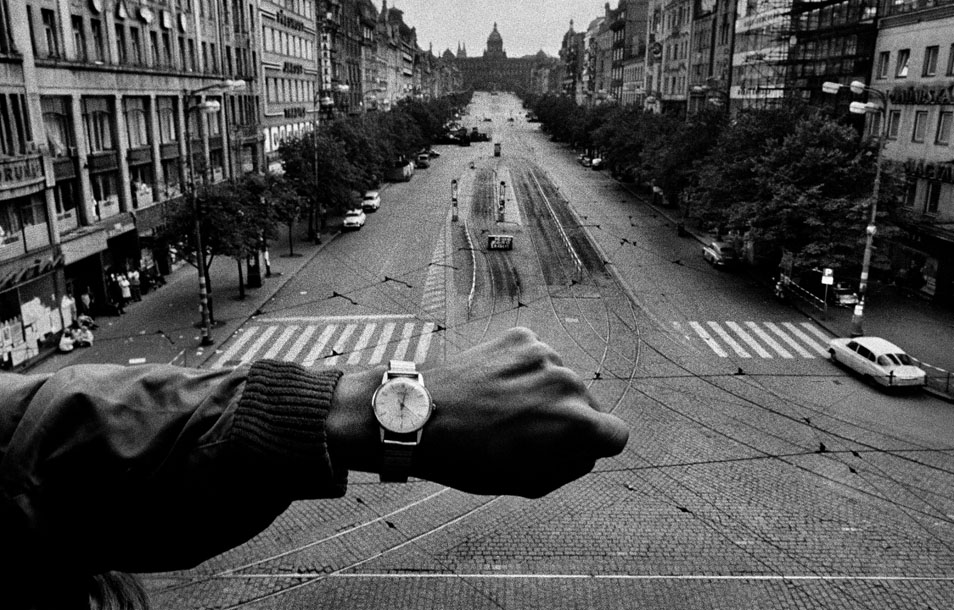 „Josef Koudelka – Invazie 68 Praga”, expoziție foto la MNAC Joseph koudelka