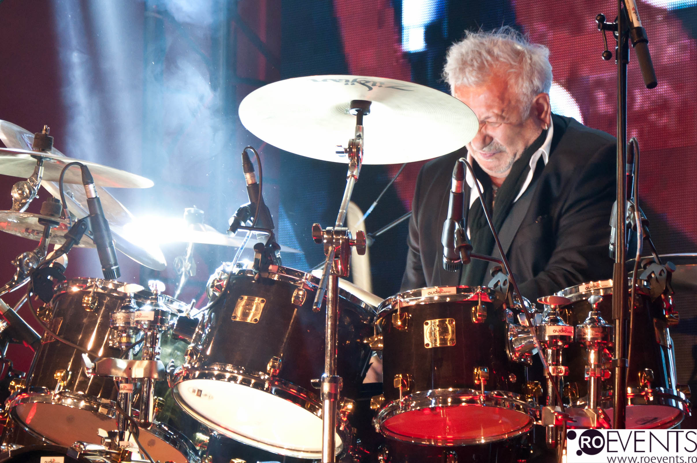 Ovidiu Lipan Tandarica a celebrat 50 de ani de activitate muzicala la Gala “Stele Romanesti”