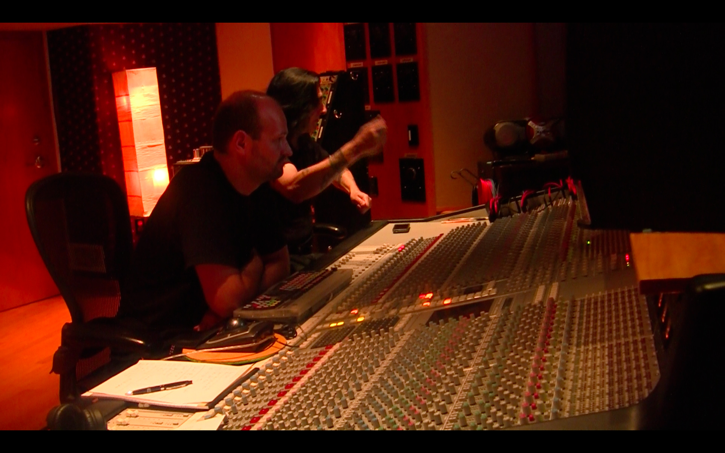 MANOWAR isi uneste fortele cu Hamilton Sterling – Sound Design Specialist la Hollywood