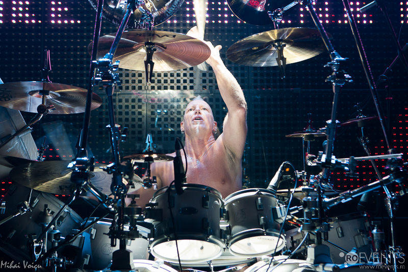 RECENZIE: MIKE TERRANA SI TROOPER IN A DOUA ZI DE CHRISTMAS ROCK FEST