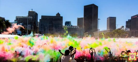 Distractie si culoare la Holi One Colour Festival festivalul-culorilor-in-romania