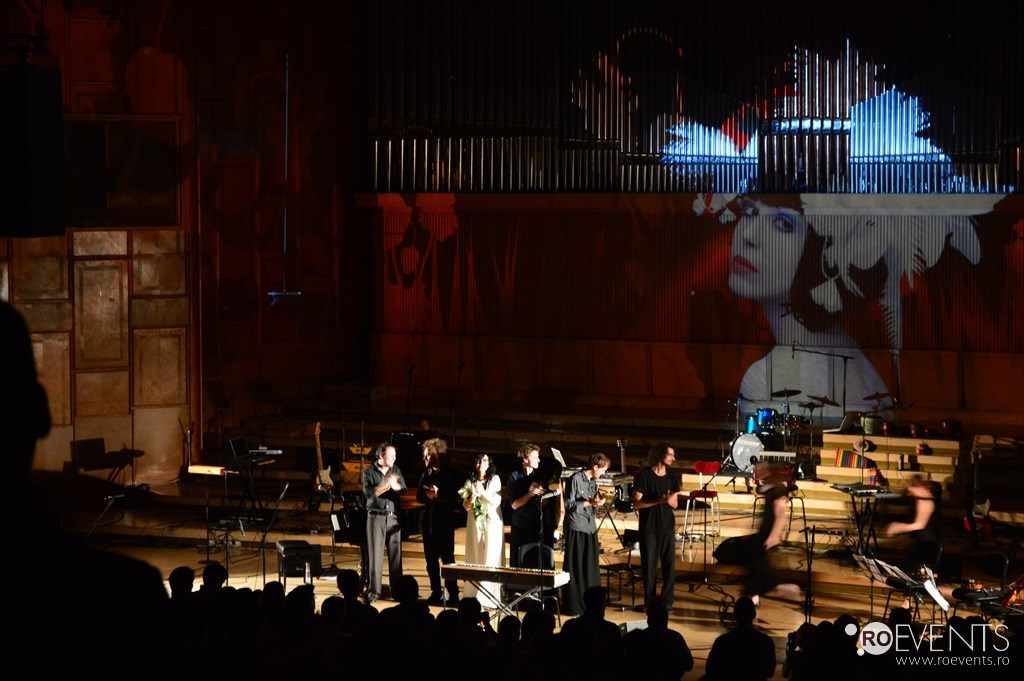 lansare-album-flori-de-spin