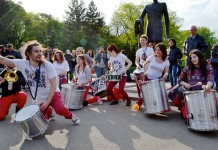 Barbarossa Samba Group si 300 de oameni calcati in picioare de Politia Calare Barbarossa Samba Group si 300 de oameni calcati in picioare de politia calare