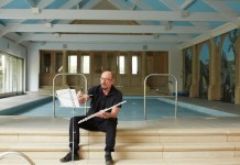 Ian Anderson (JETHRO TULL) locuieste intr-o casa din secolul XVI, cu 11 dormitoare si 15 bai!