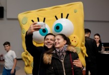 Copiii vedetelor din Romania au fost cucerite de un burete mare