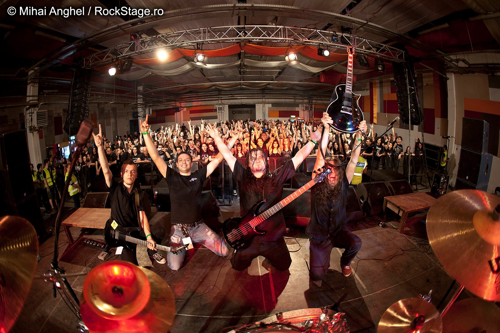 Krepuskul, show live in Polonia la o lansare de film