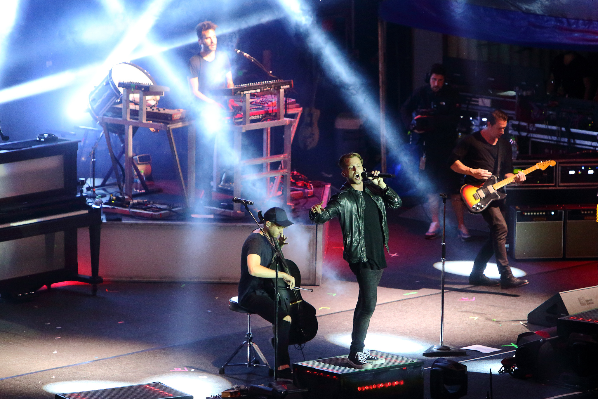 Recenzie: Stropi de ploaie, confetti si One Republic la Arenele Romane
