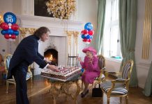 André Rieu a pregatit un cadou pentru aniversarea Reginei Elisabeta a II-a a Marii Britanii