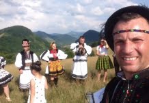 Palinca, elixirul rezistenței, în Țara Oașului