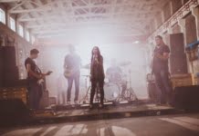 Stela Botan lanseaza single-ul si videoclipul “Zborul de Noapte”, alaturi de Paralela 47