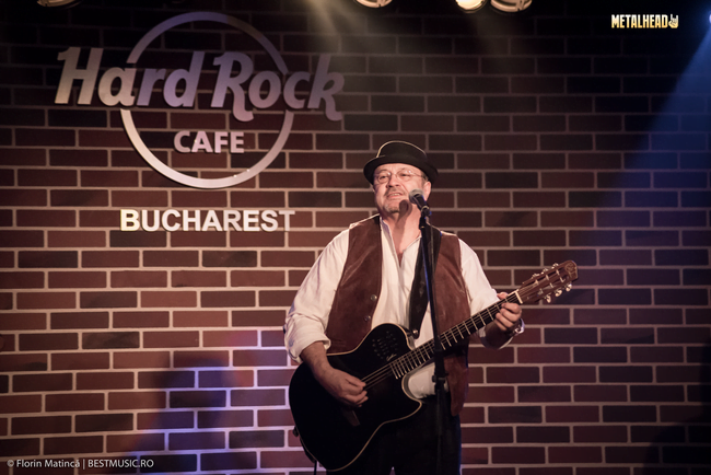 Poze-Mircea-Baniciu-in-Hard-Rock-Cafe