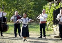 Paula Hriscu lanseaza primul album printr-un concert alaturi cele mai mari nume ale folclorului romanesc!